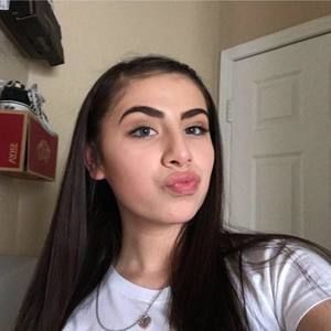 Meet your Posher, Renata